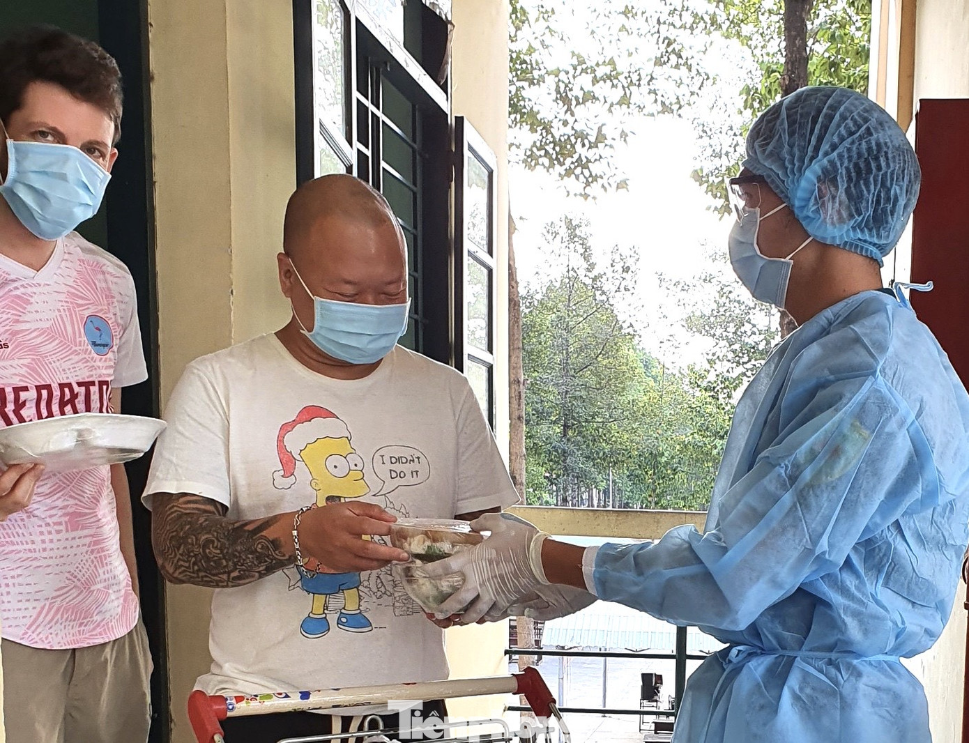 Cuộc sống trong khu cách ly gần sân bay Tân Sơn Nhất ảnh 15