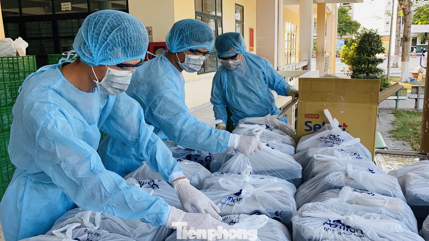 Cuộc sống trong khu cách ly gần sân bay Tân Sơn Nhất ảnh 13