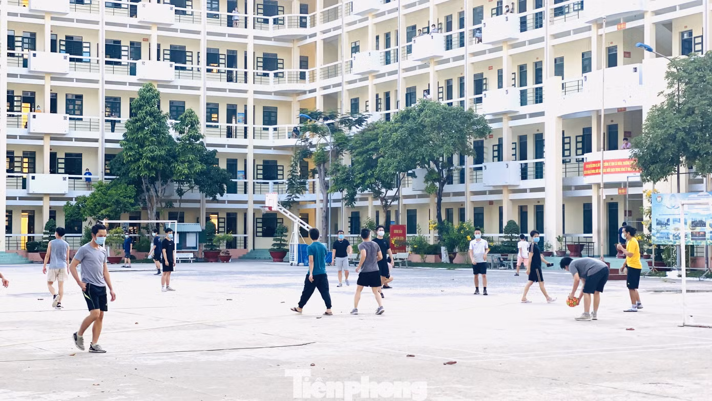 TPHCM đề nghị Quân khu 7 hỗ trợ thêm 10.000 giường phục vụ cách ly ảnh 1