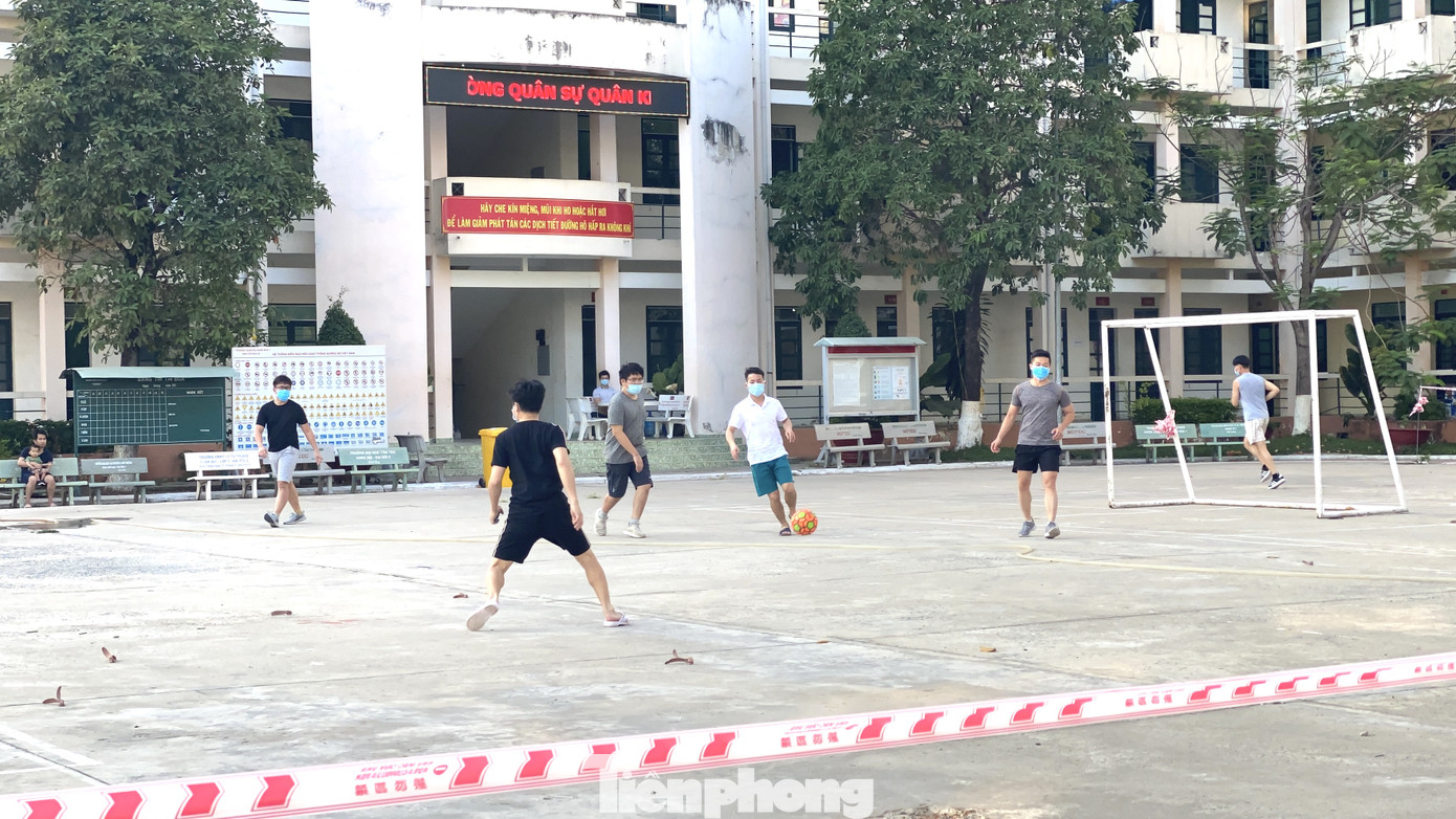 Cuộc sống trong khu cách ly gần sân bay Tân Sơn Nhất ảnh 6