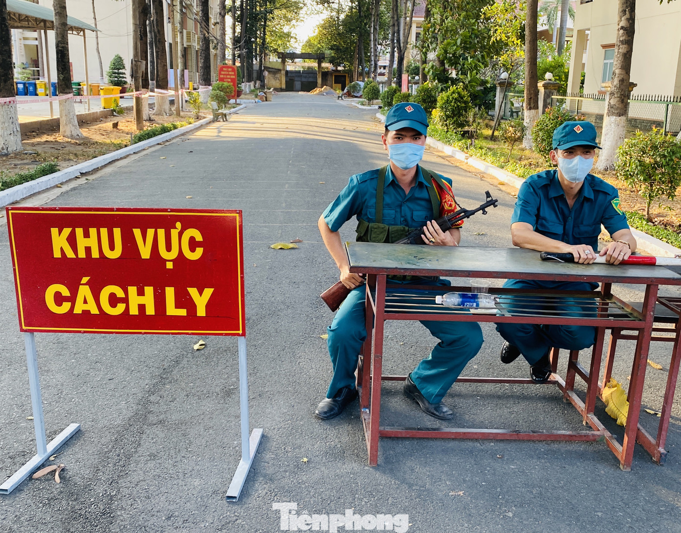 Cuộc sống trong khu cách ly gần sân bay Tân Sơn Nhất ảnh 1