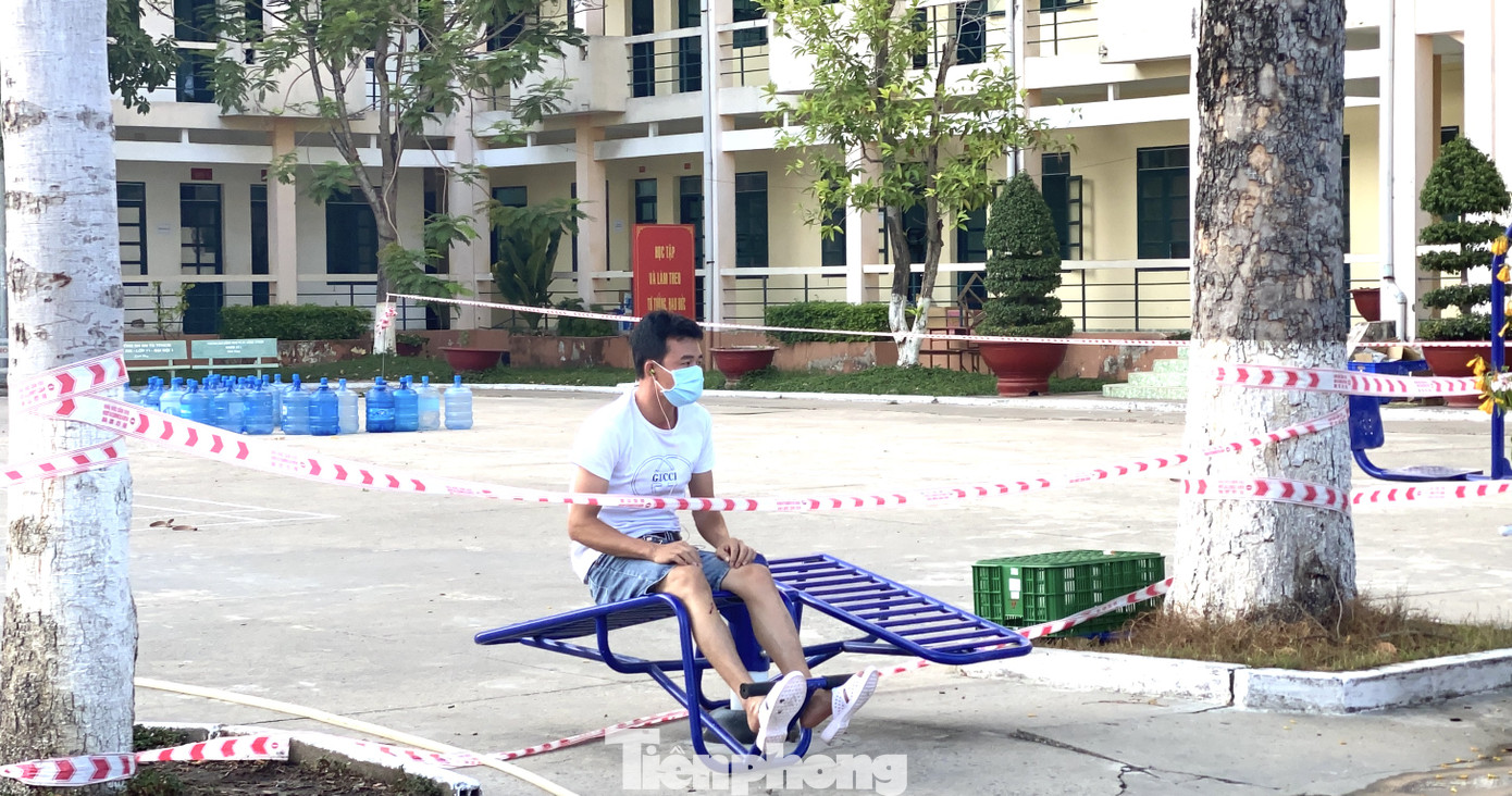 Cuộc sống trong khu cách ly gần sân bay Tân Sơn Nhất ảnh 9