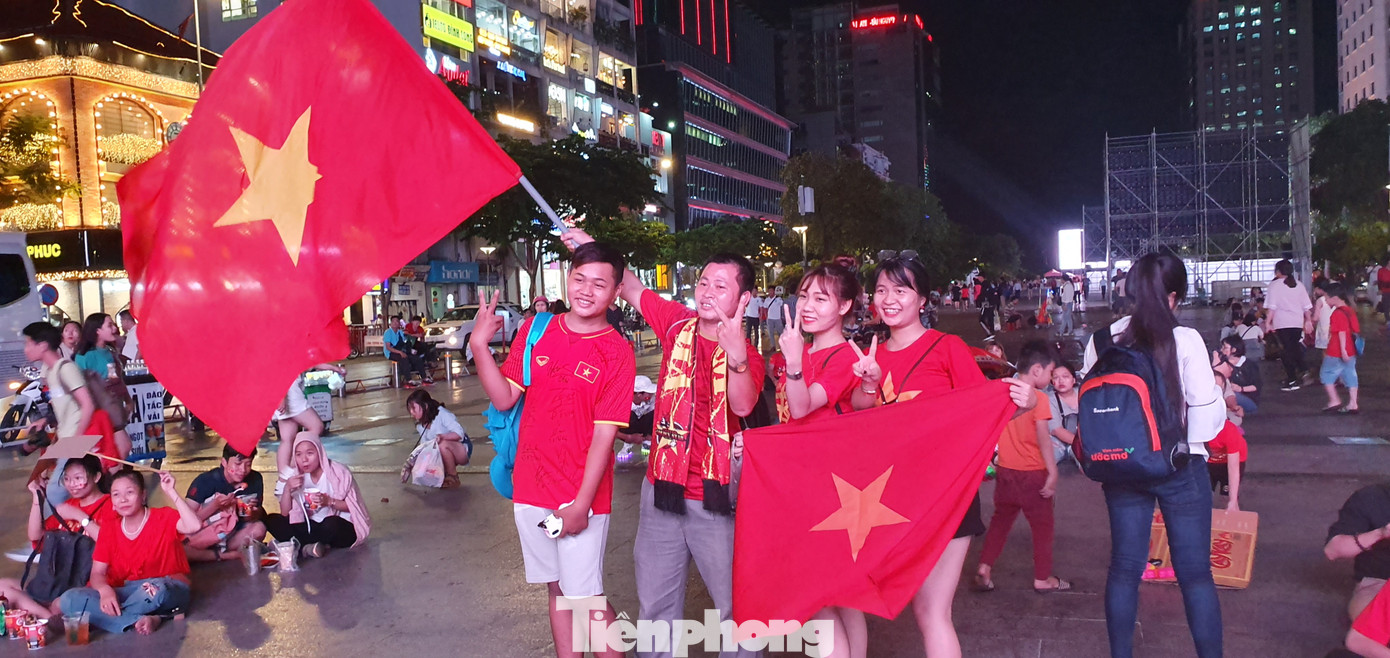 Tối nay phố đi bộ Nguyễn Huệ phát trực tiếp trận Việt Nam - UAE ảnh 2