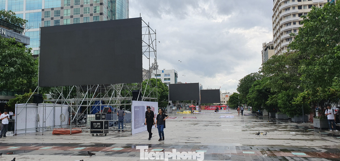 Tối nay phố đi bộ Nguyễn Huệ phát trực tiếp trận Việt Nam - UAE ảnh 1