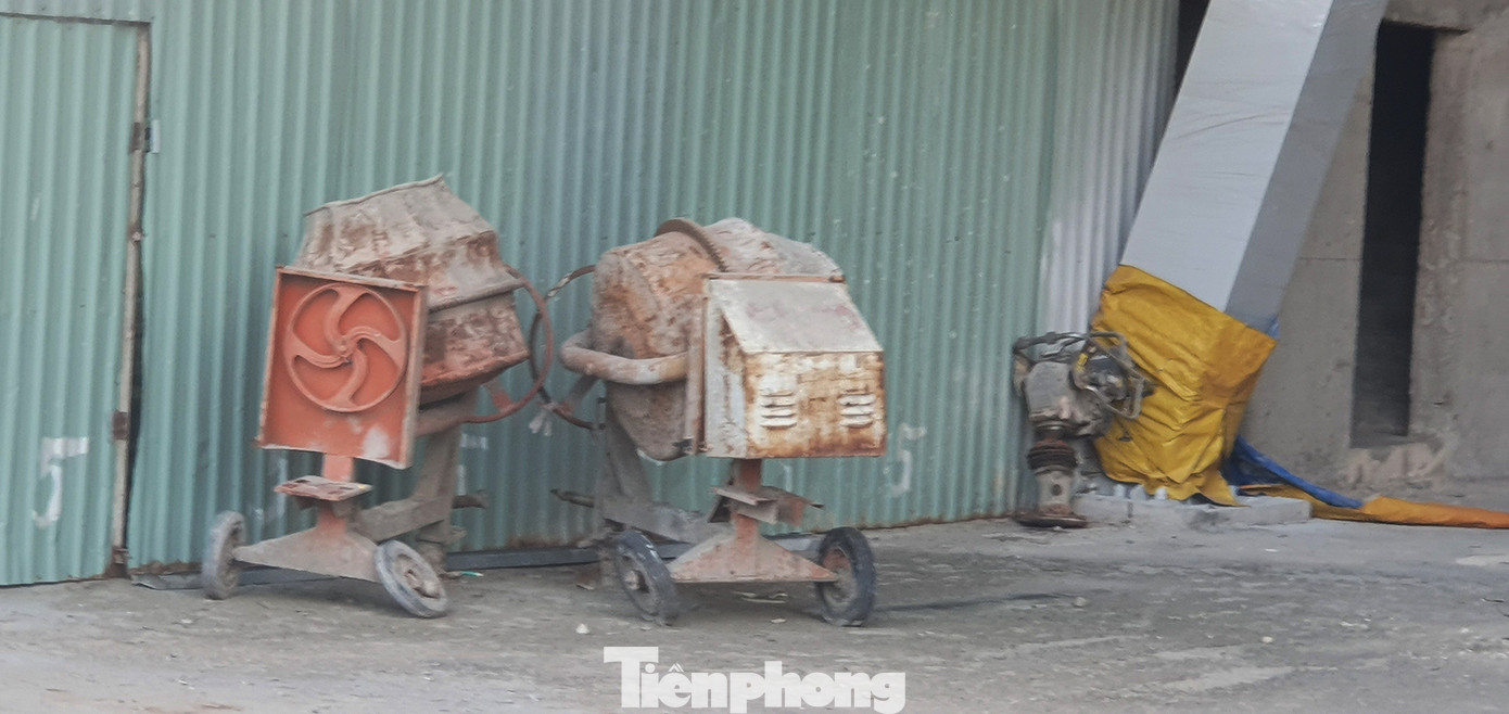 Cận cảnh tòa nhà triển lãm 800 tỷ xây dựng dang dở ở Thủ Thiêm ảnh 8