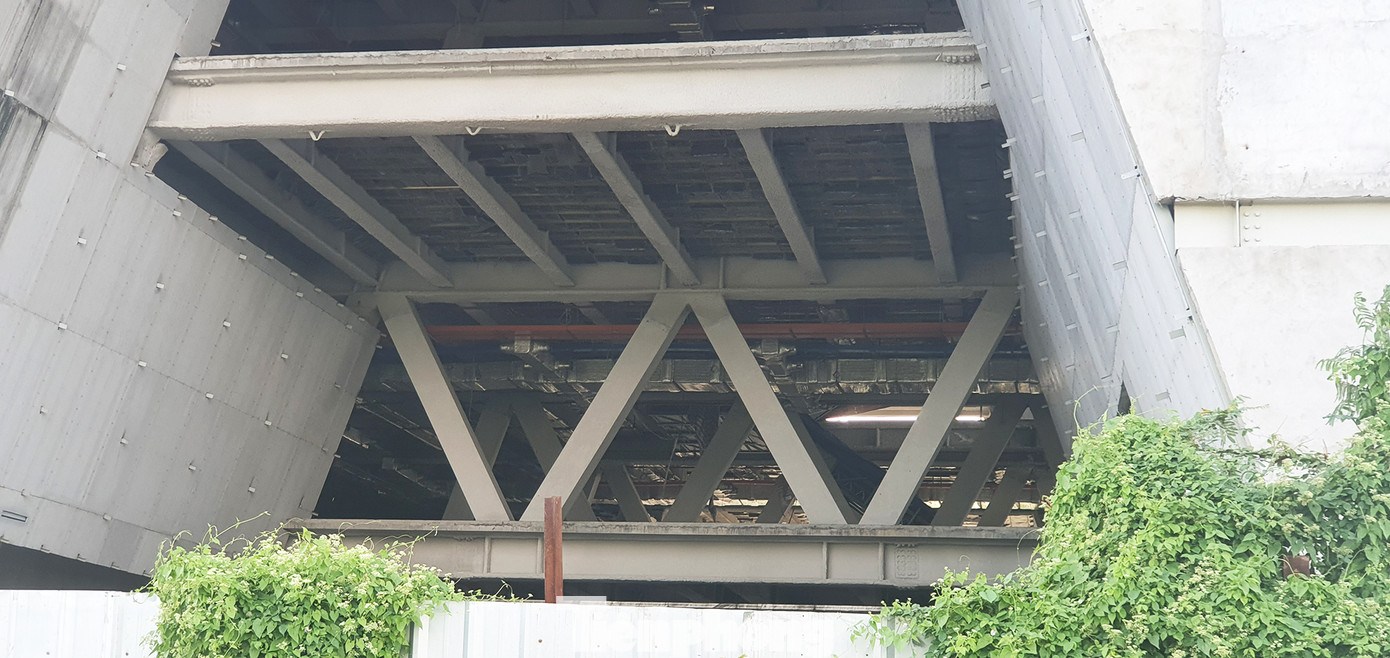 Cận cảnh tòa nhà triển lãm 800 tỷ xây dựng dang dở ở Thủ Thiêm ảnh 9