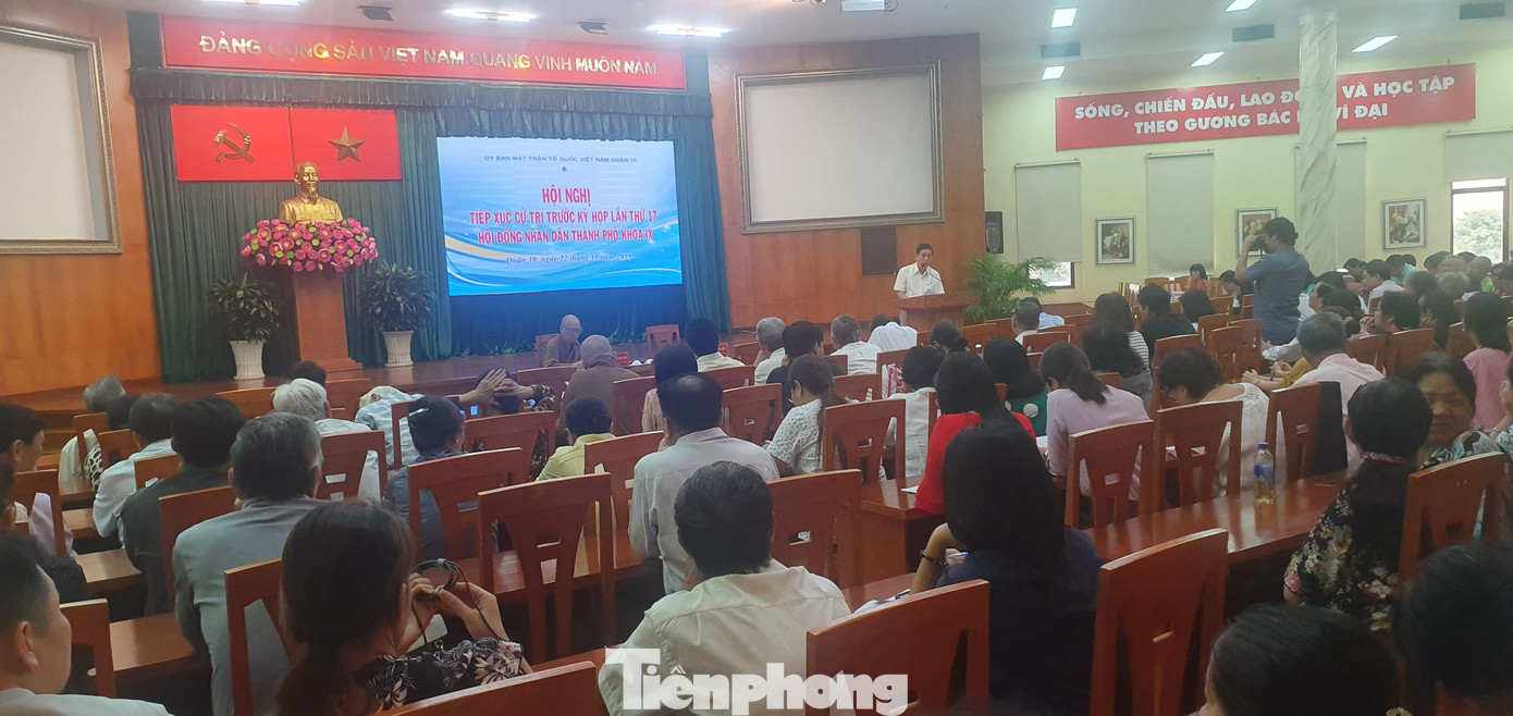 Ông Tất Thành Cang vắng mặt tại buổi tiếp xúc cử tri vì 'công việc đột xuất' ảnh 1