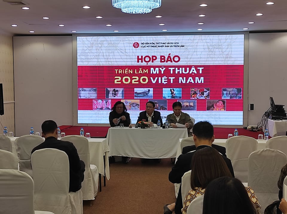 Lãnh đạo Cục Mỹ thuật nói gì về vụ làm xước tranh hàng chục nghìn USD? ảnh 1