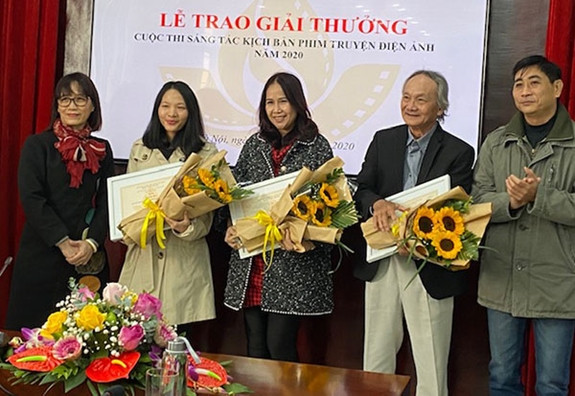 Không tìm được kịch bản giải nhất, Cục Điện ảnh trao 2 giải Nhì ảnh 1