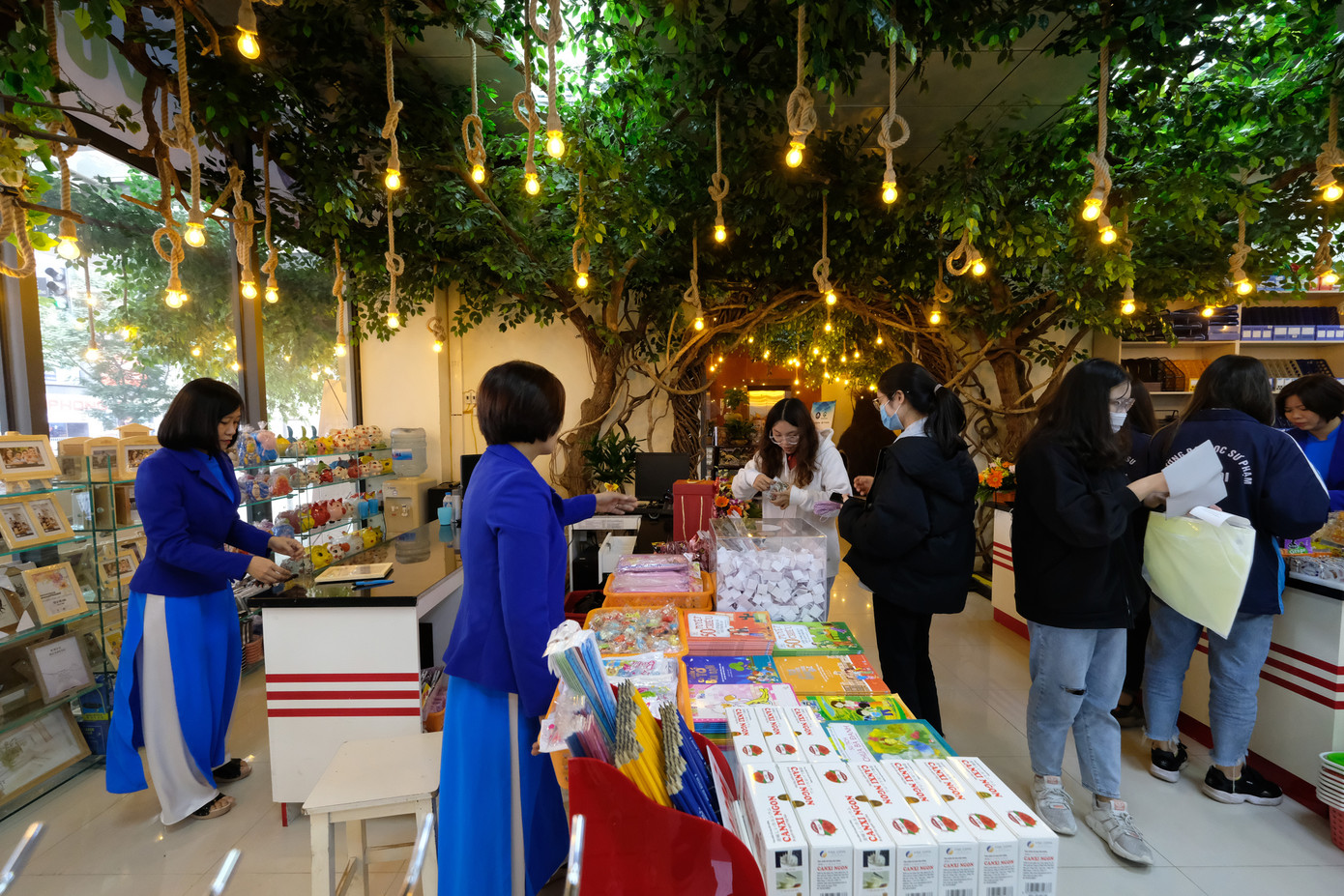 Vườn Tri thức Việt - Không gian văn hoá sáng tạo hút giới trẻ ảnh 6