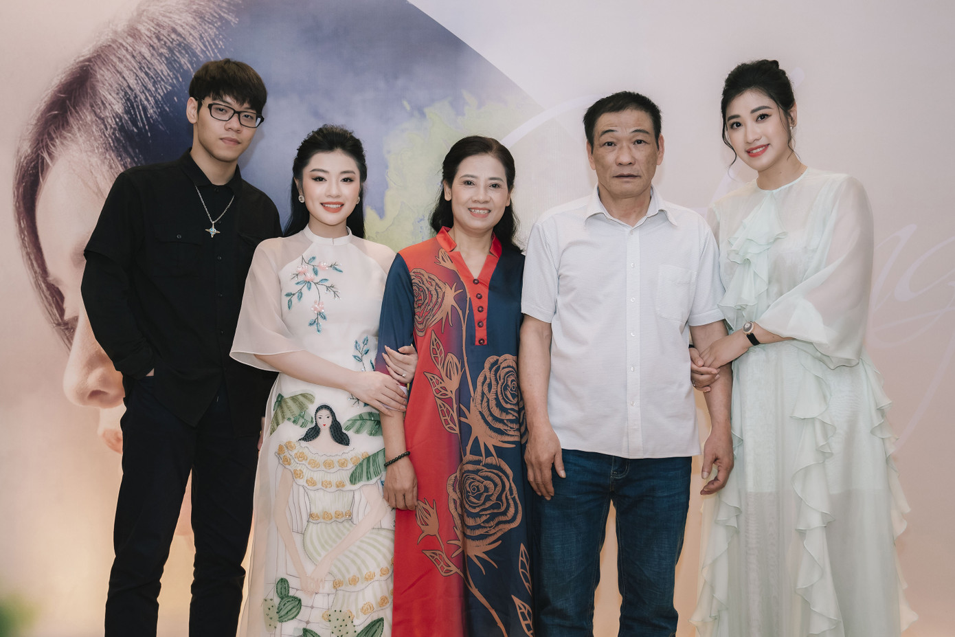  Sao mai Thu Hằng kể chuyện mang bầu thu âm nhạc đỏ ảnh 4