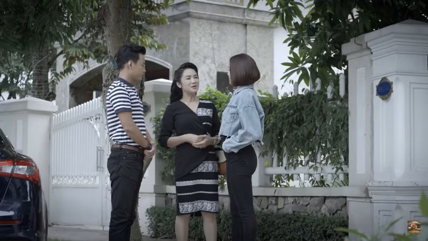 Tối nay tập 1 Hướng dương ngược nắng: Hồng Đăng xưng em với Hồng Diễm ảnh 1