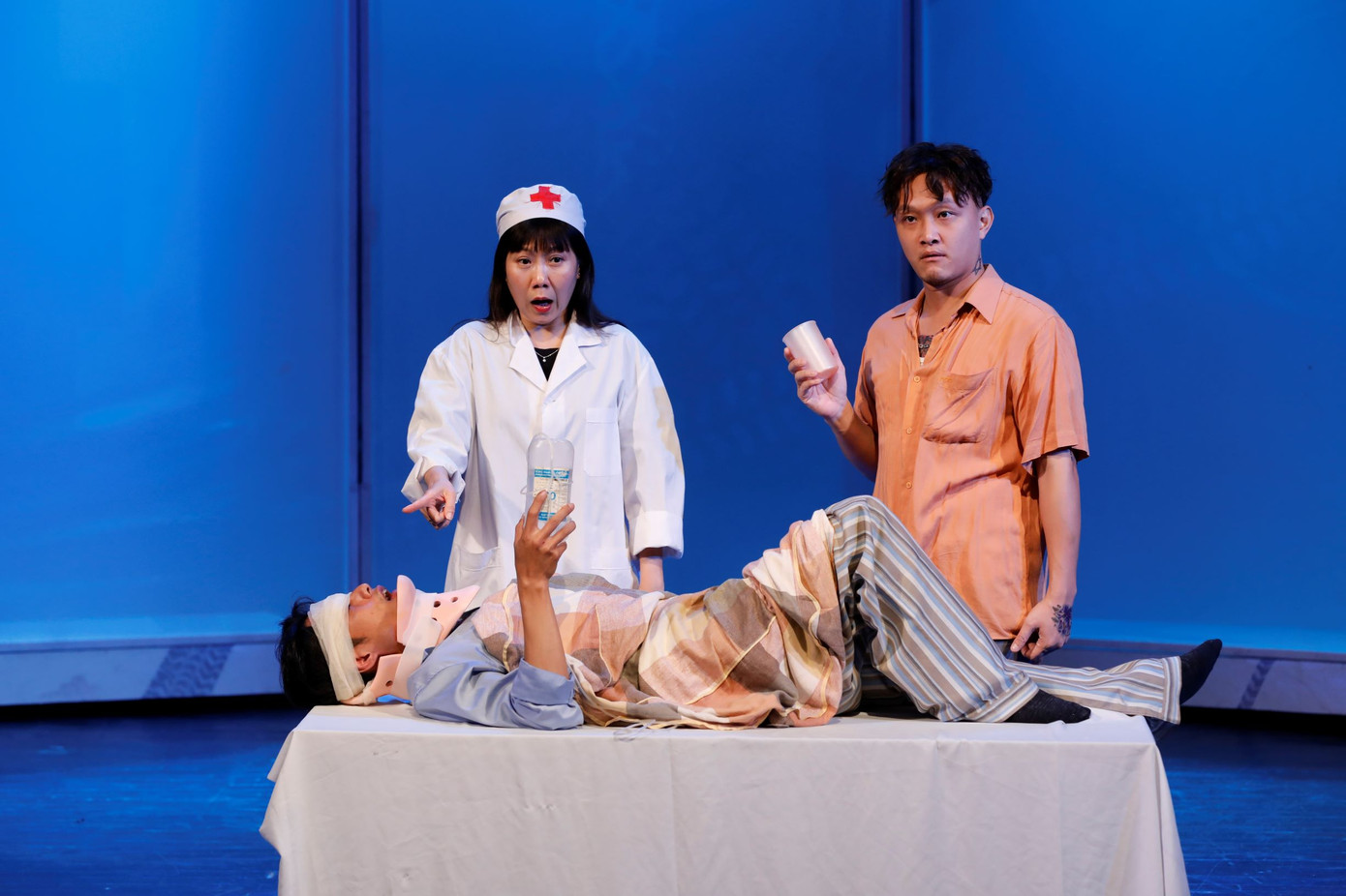 Tung dàn diễn viên hùng hậu Vân Dung, Thu Quỳnh, Bá Anh trong hài kịch ‘Tốc độ’ ảnh 1