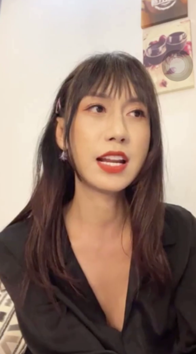 Hình ảnh Lynk Lee trong lần livestream tối 19/1 vừa qua trên Facebook cá nhân. Sốc: Lynk Lee bị u nang thanh quản phải phẫu thuật, hạn chế hát và nói quá nhiều ảnh 1