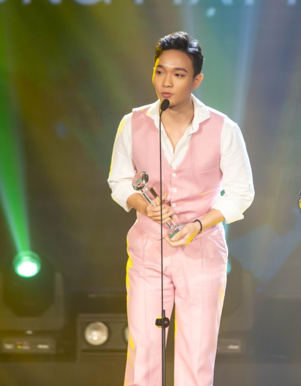 “Làn sóng xanh 2020“: Binz, Jack, Amee thắng “đậm”, Hòa Minzy nức nở khi lần đầu nhận giải ảnh 5