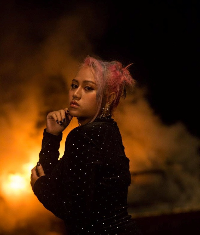 Châu Đăng Khoa lộ diện “gà chiến” mới trong MV comeback hợp tác cùng rapper Khói ảnh 5