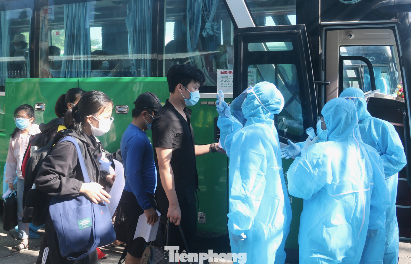 Hơn 700 người dân Quảng Ngãi mắc kẹt ở tâm dịch Đà Nẵng được 'giải cứu' ảnh 8