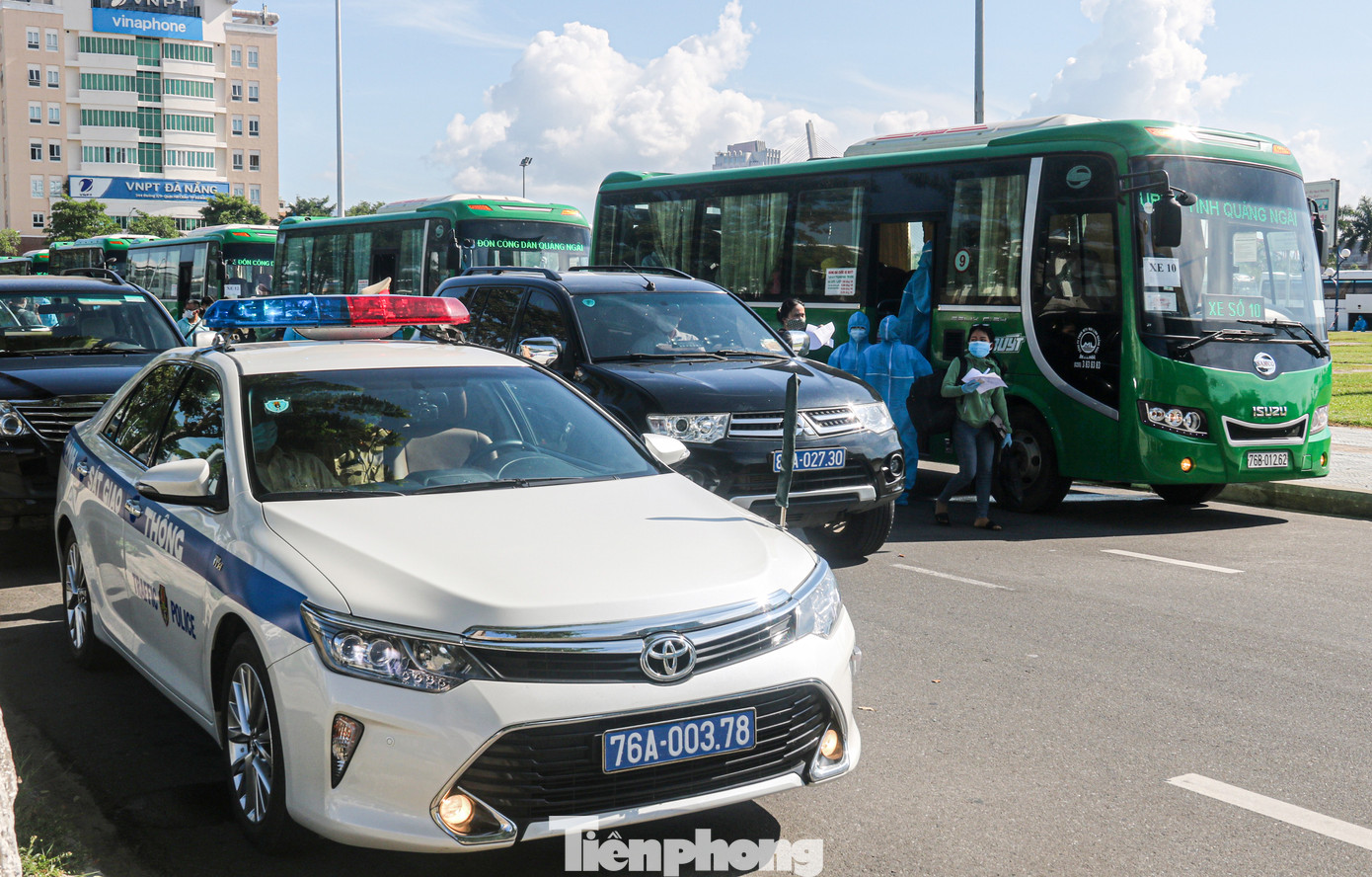 Hơn 700 người dân Quảng Ngãi mắc kẹt ở tâm dịch Đà Nẵng được 'giải cứu' ảnh 11