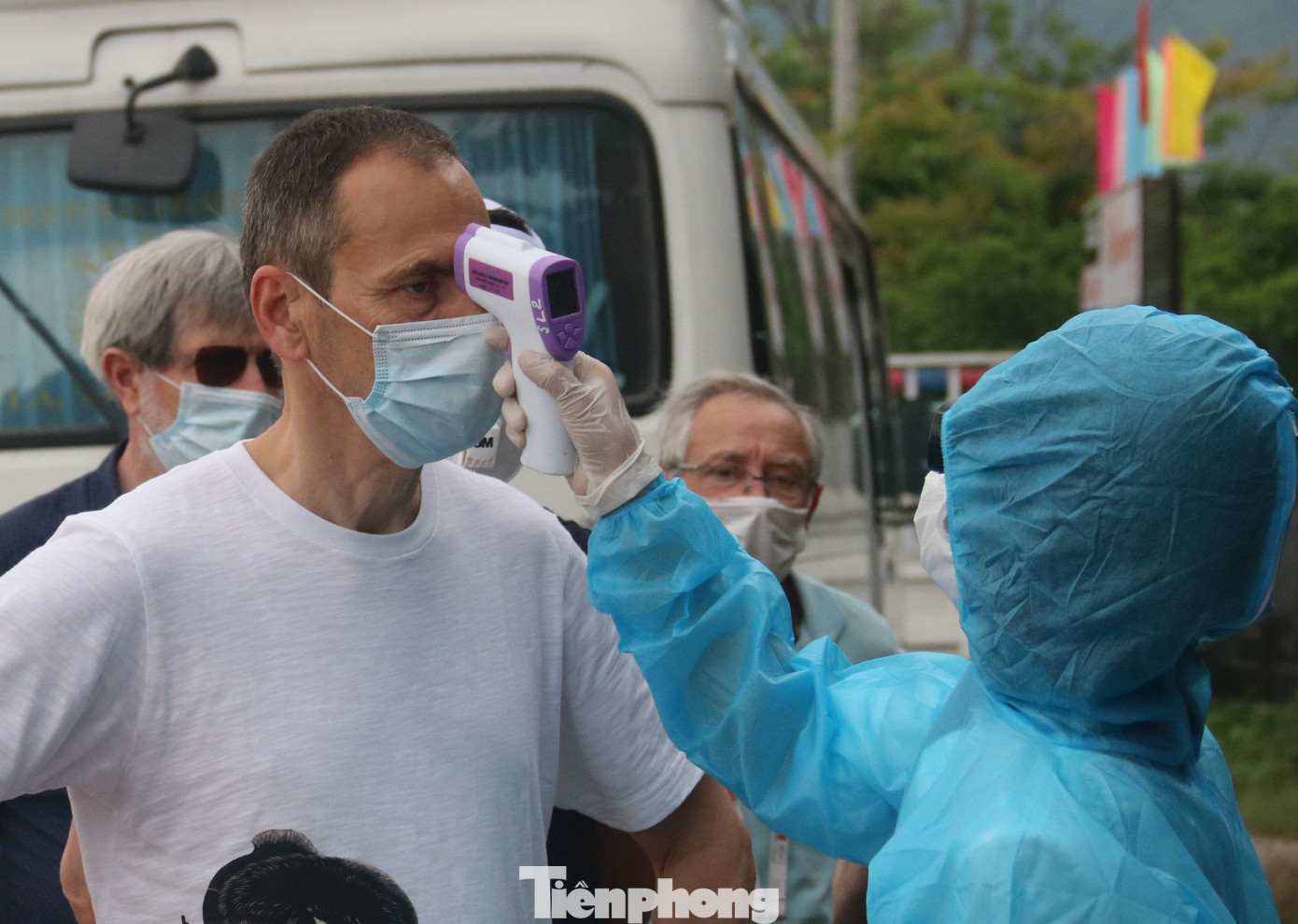 Cận cảnh quy trình kiểm tra, giám sát y tế ở cửa ngõ thành phố Đà Nẵng ảnh 4