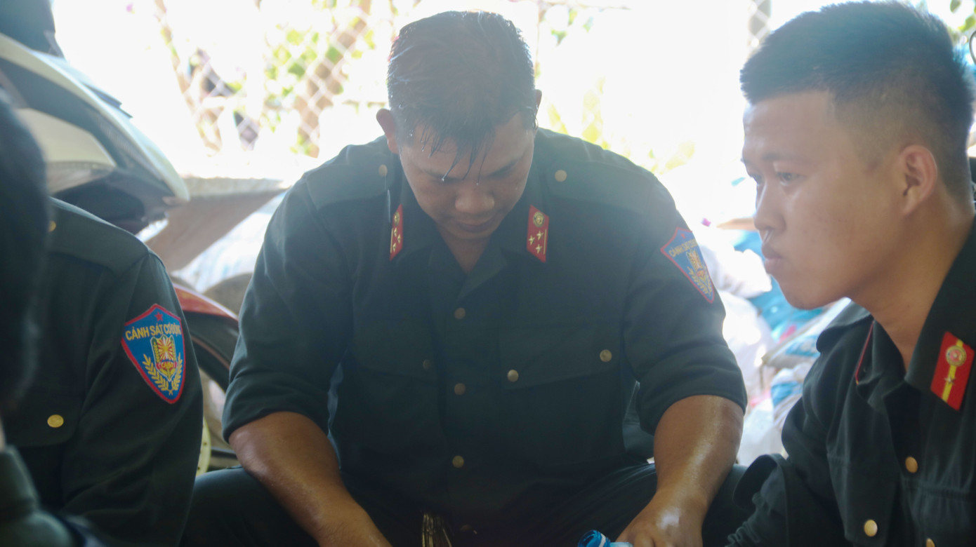 Hàng trăm chiến sĩ truy tìm sát nhân 'vượt ngục' trên rừng Hải Vân giữa nắng như đổ lửa ảnh 2