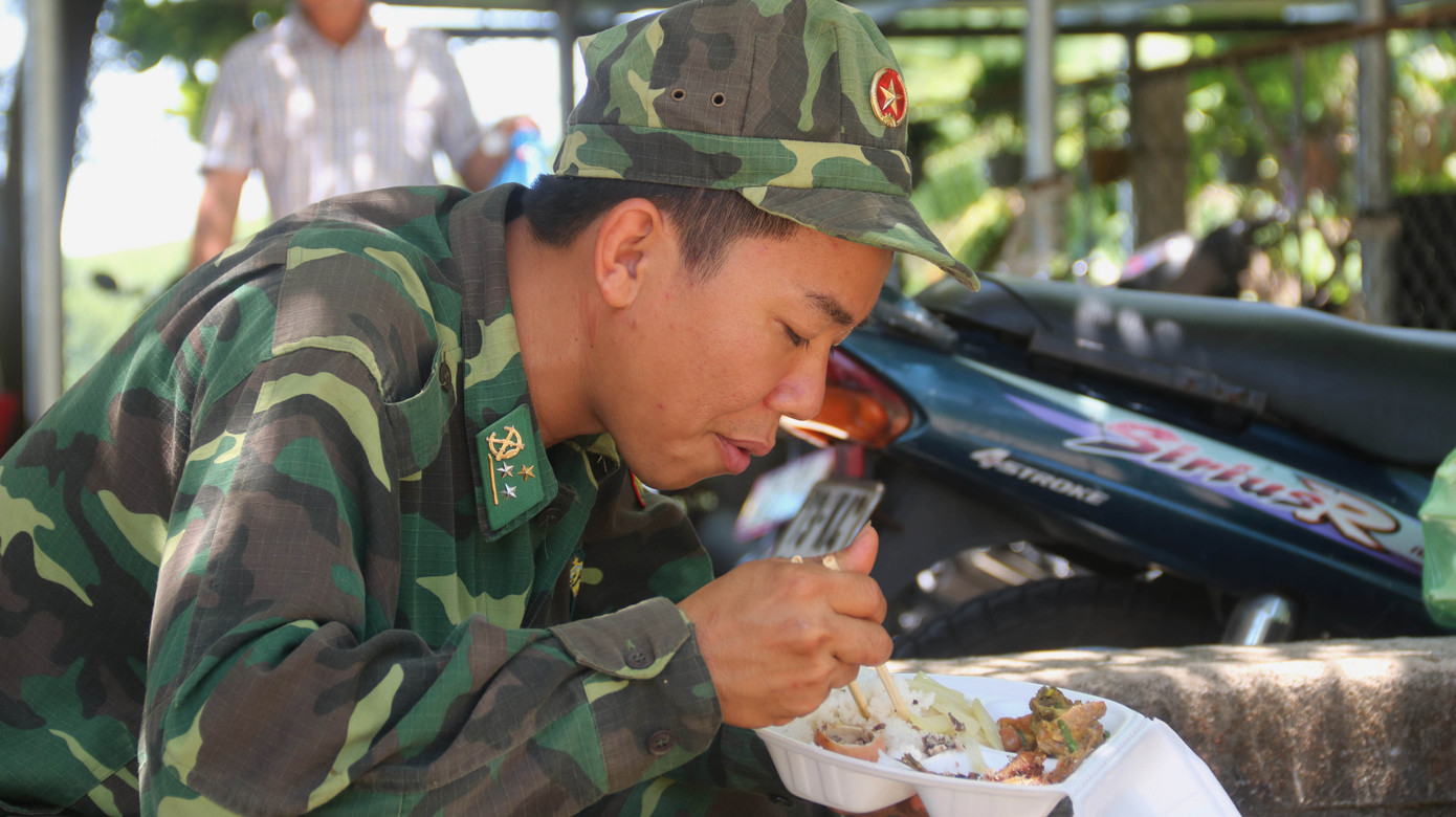Hàng trăm chiến sĩ truy tìm sát nhân 'vượt ngục' trên rừng Hải Vân giữa nắng như đổ lửa ảnh 7