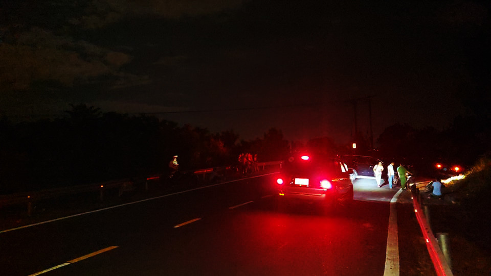 Xem lực lượng chức năng trắng đêm tổ chức vây bắt kẻ ‘vượt ngục’ lẩn trốn ở rừng Hải Vân ảnh 7