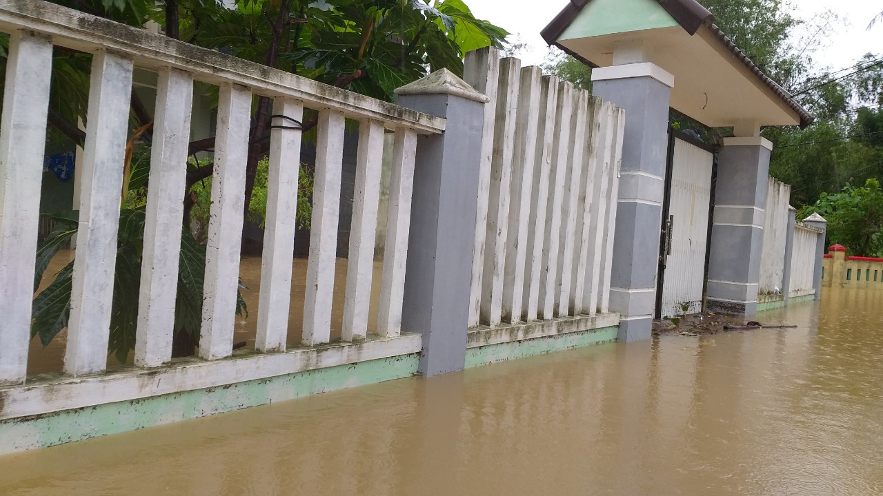 Bão chồng lũ, Đà Nẵng 4 người mất tích, nhiều khu vực tiếp tục ngập sâu ảnh 3