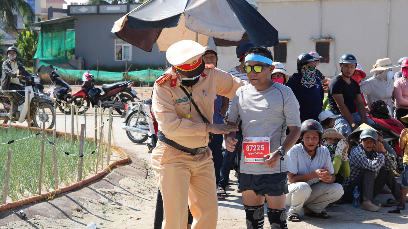 Tiền Phong Marathon 2020: Chạy dưới bóng cờ Tổ quốc ảnh 15