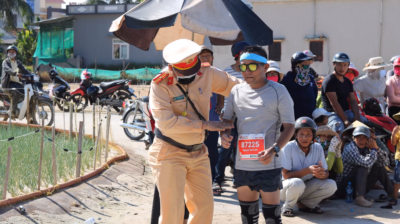 Tiền Phong Marathon 2020: Chạy dưới bóng cờ Tổ quốc ảnh 15