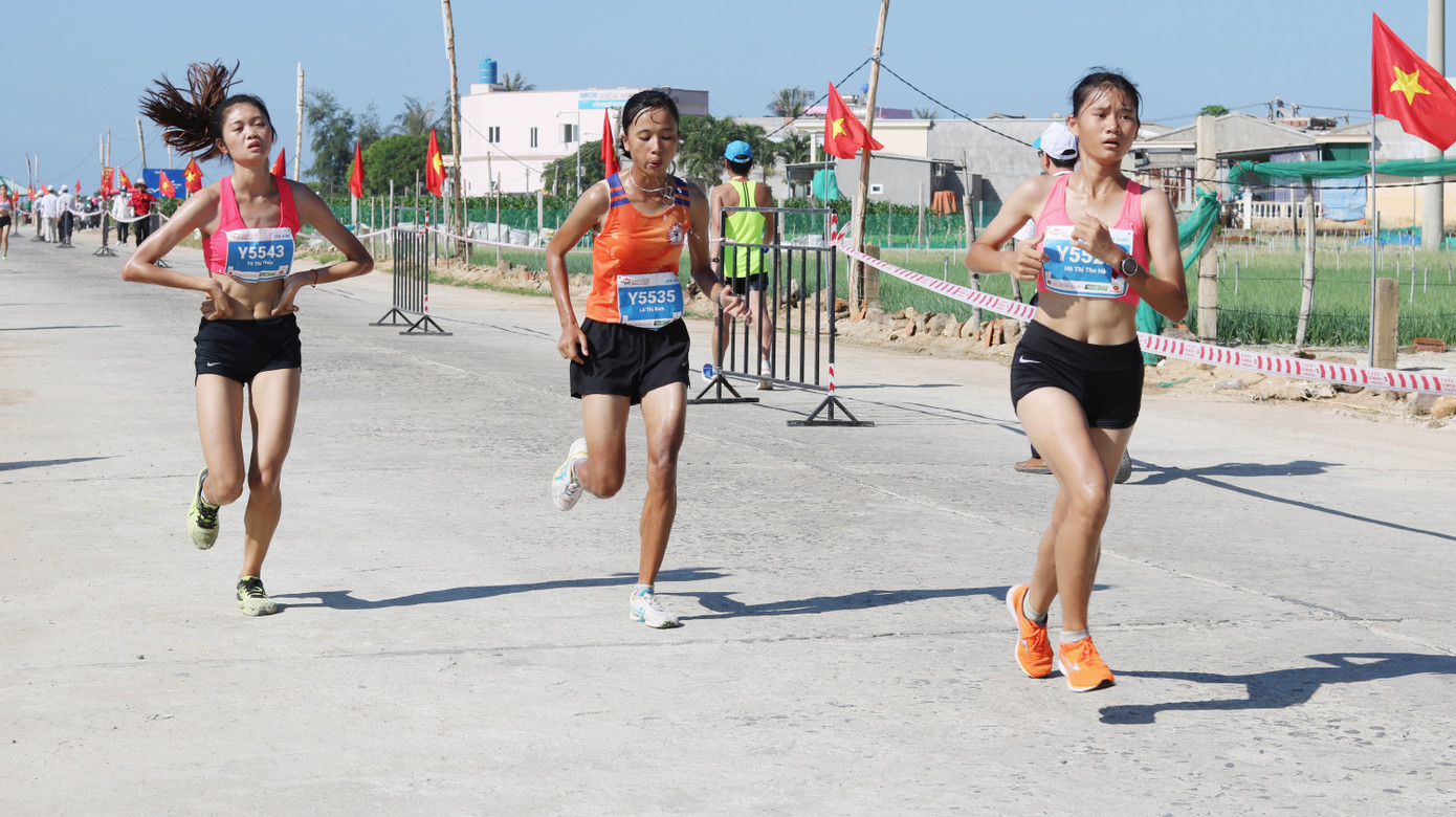 Tiền Phong Marathon 2020: Chạy dưới bóng cờ Tổ quốc ảnh 11