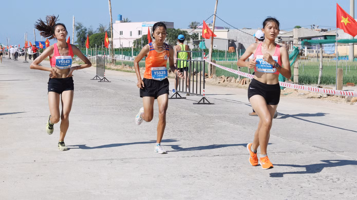 Tiền Phong Marathon 2020: Chạy dưới bóng cờ Tổ quốc ảnh 11