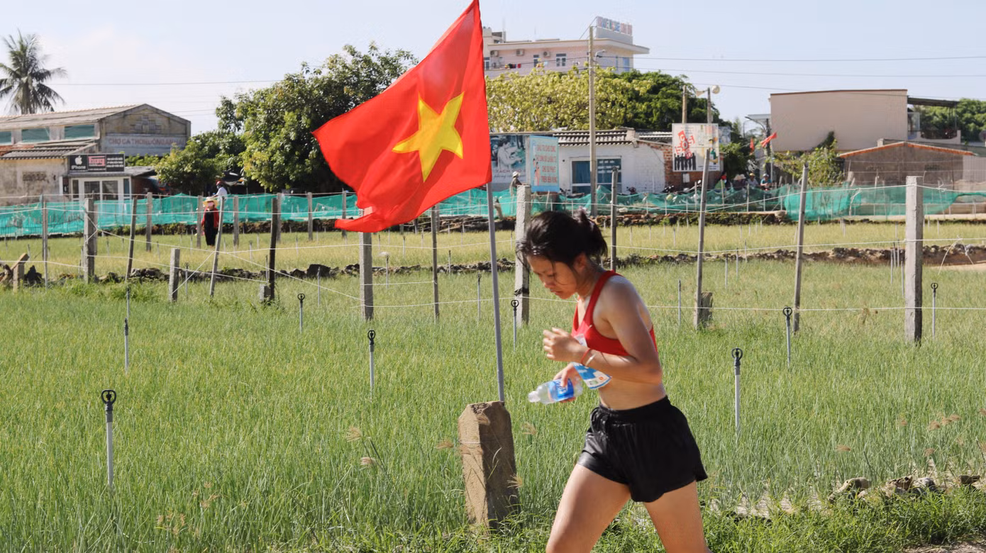 Tiền Phong Marathon 2020: Chạy dưới bóng cờ Tổ quốc ảnh 6