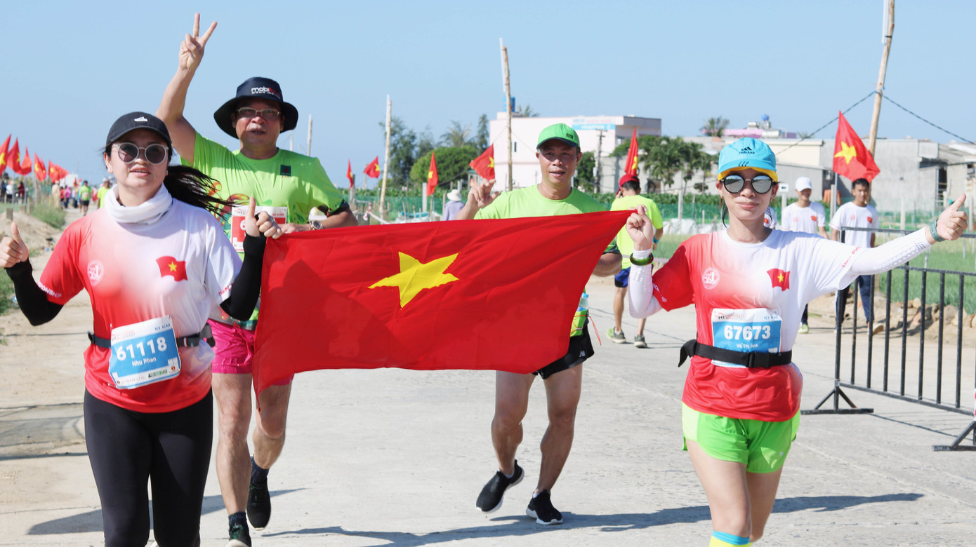 Tiền Phong Marathon 2020: Chạy dưới bóng cờ Tổ quốc ảnh 5