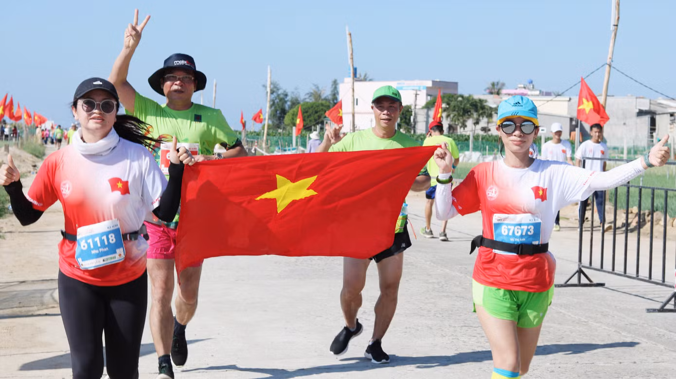 Tiền Phong Marathon 2020: Chạy dưới bóng cờ Tổ quốc ảnh 5