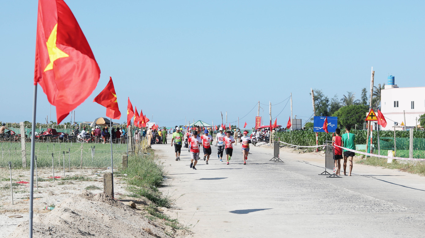 Tiền Phong Marathon 2020: Chạy dưới bóng cờ Tổ quốc ảnh 10