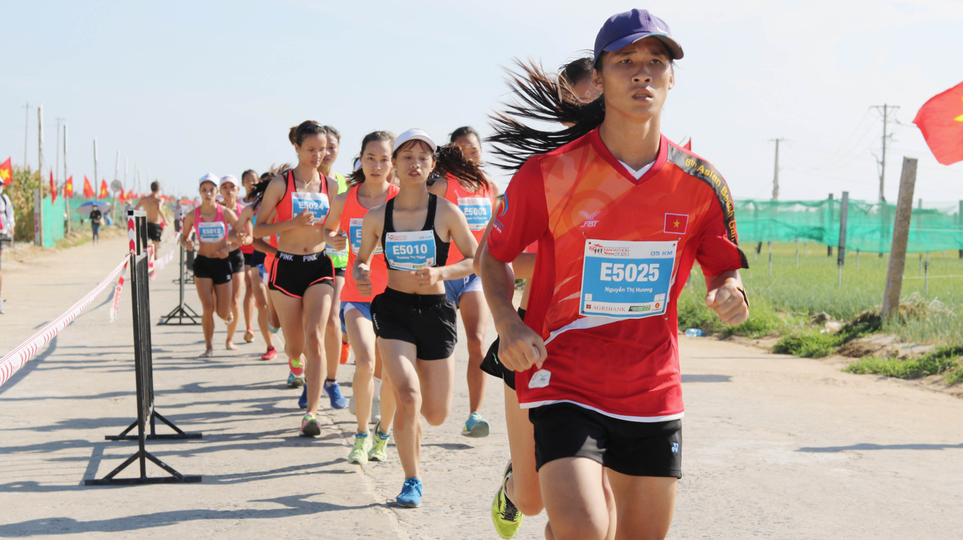 Tiền Phong Marathon 2020: Chạy dưới bóng cờ Tổ quốc ảnh 1