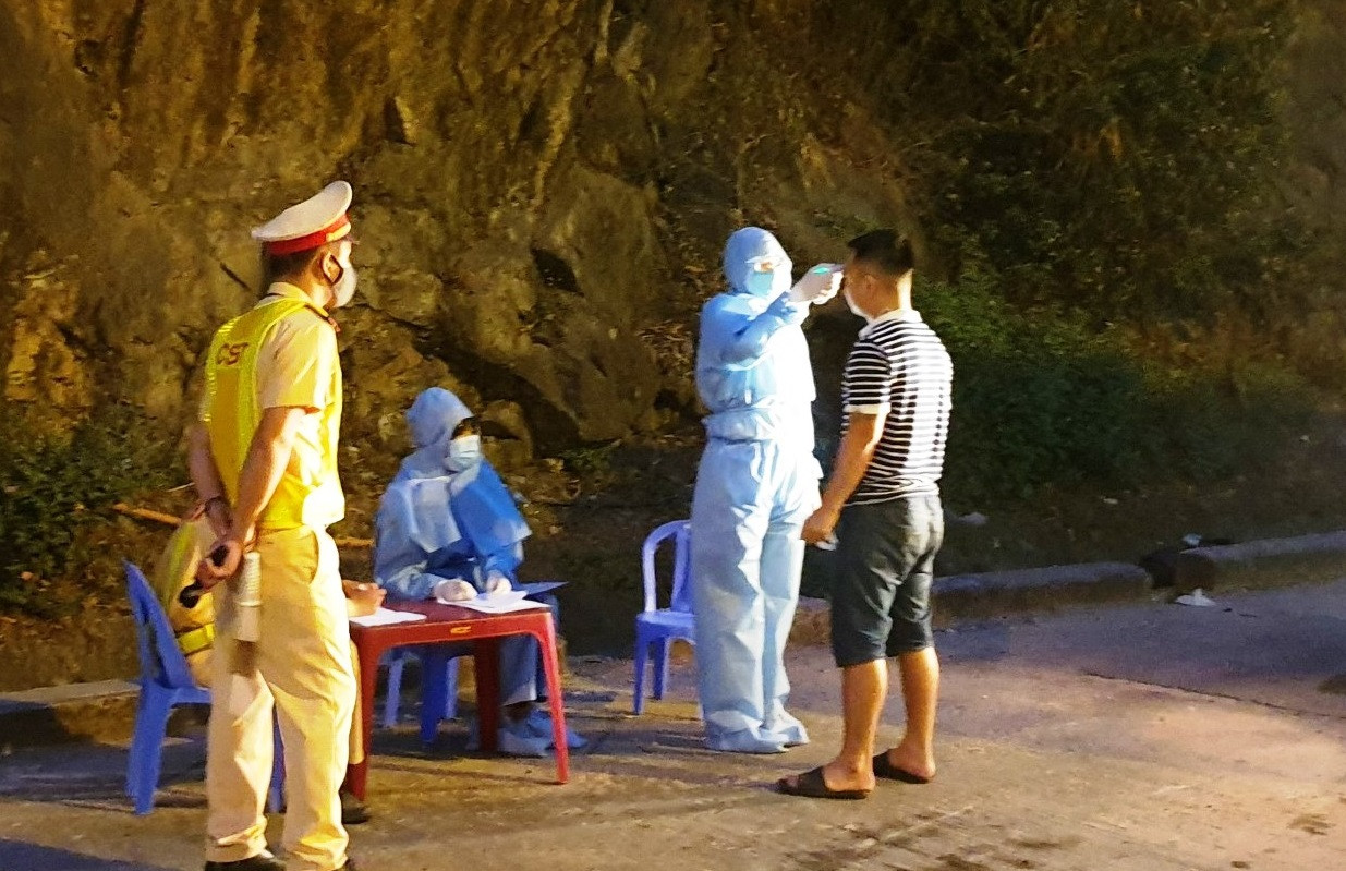 Đà Nẵng lập nhiều chốt kiểm soát người ra vào thành phố ảnh 2