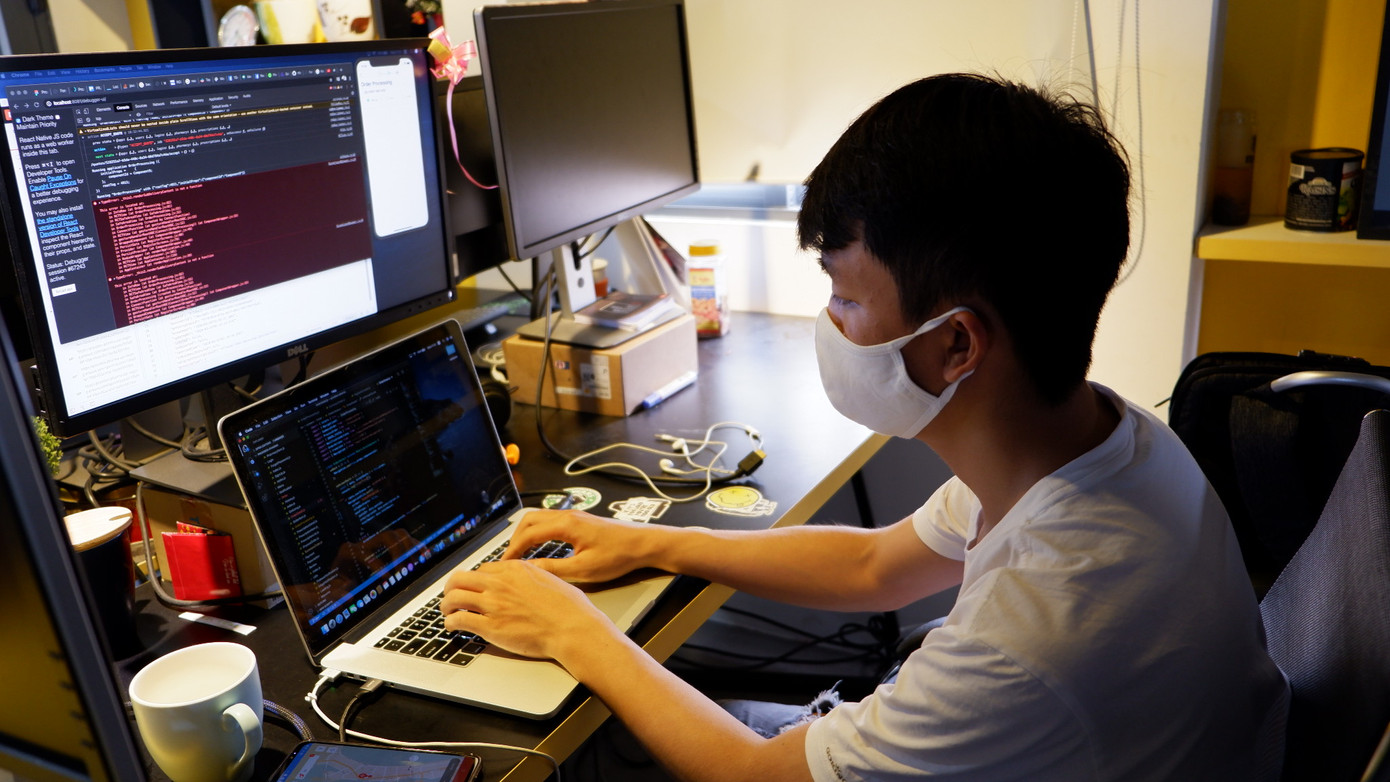 Đường phố, bãi biển Đà Nẵng vắng bóng trong ngày đầu 'cách ly toàn xã hội' ảnh 16