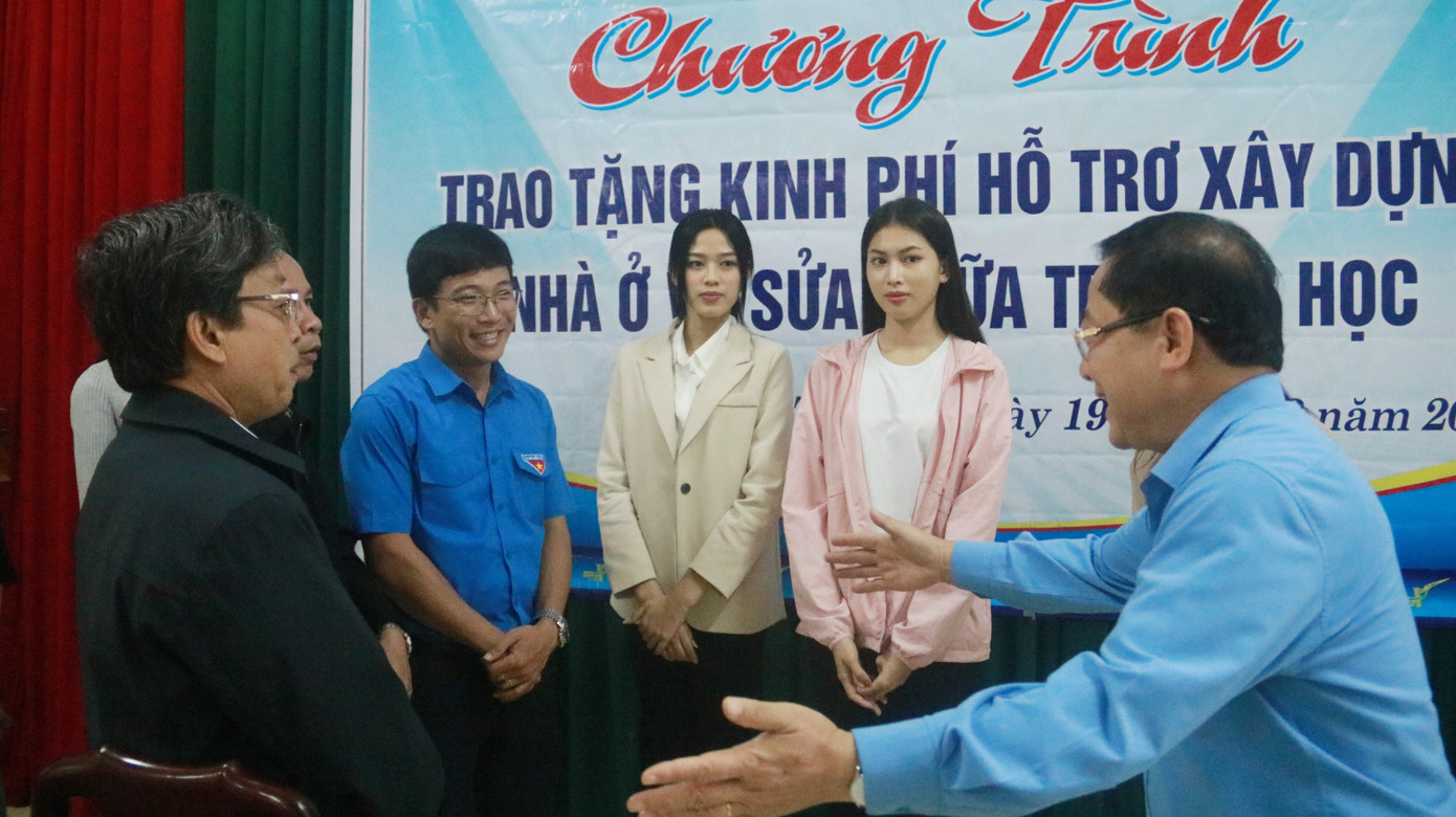 BTC cuộc thi Hoa hậu Việt Nam cùng các người đẹp đến với đồng bào Nam Trà My ảnh 9