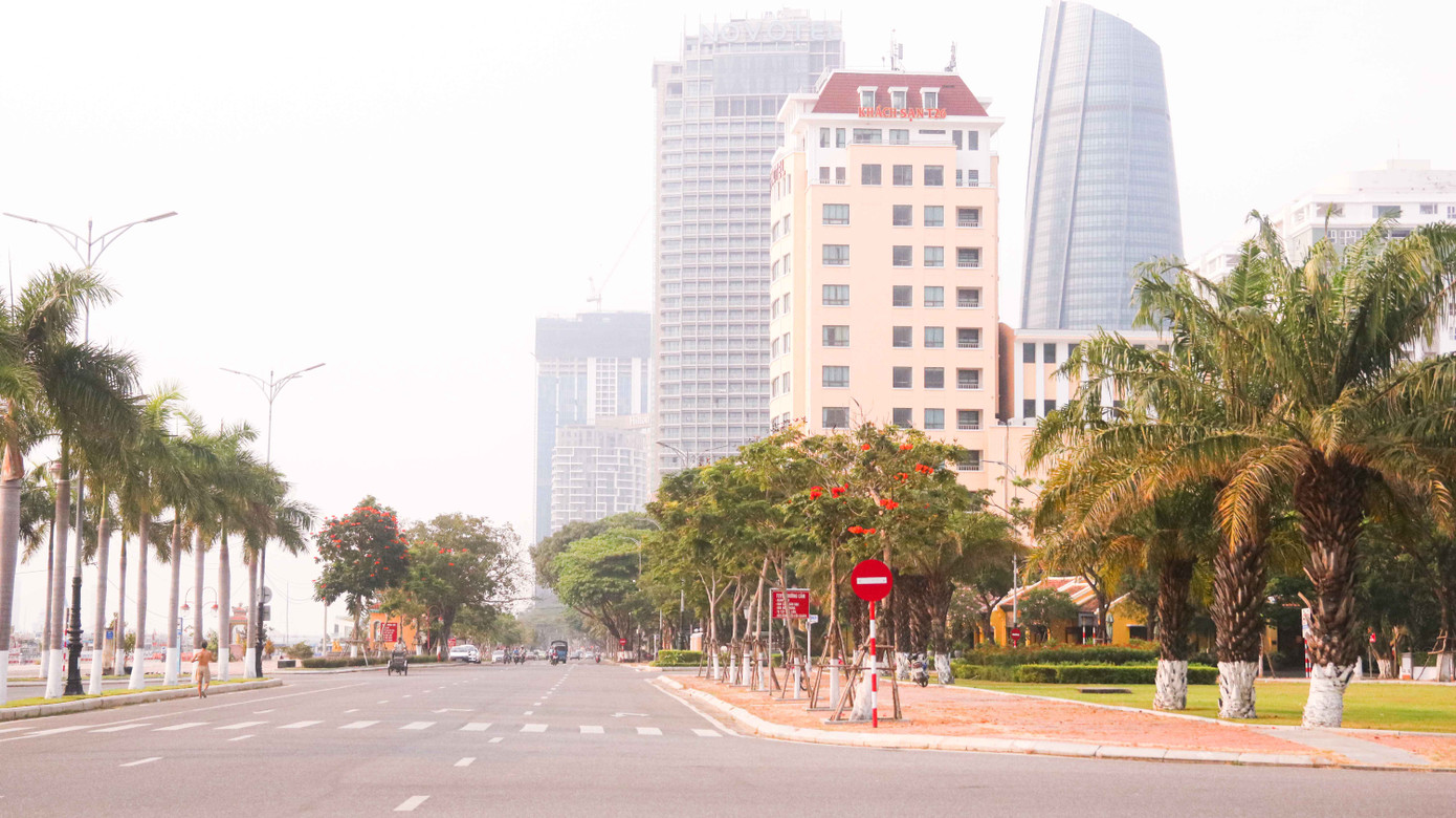 Hàng loạt cửa hàng, quán xá ở Đà Nẵng đóng cửa thực hiện 'lệnh giới nghiêm' ảnh 2