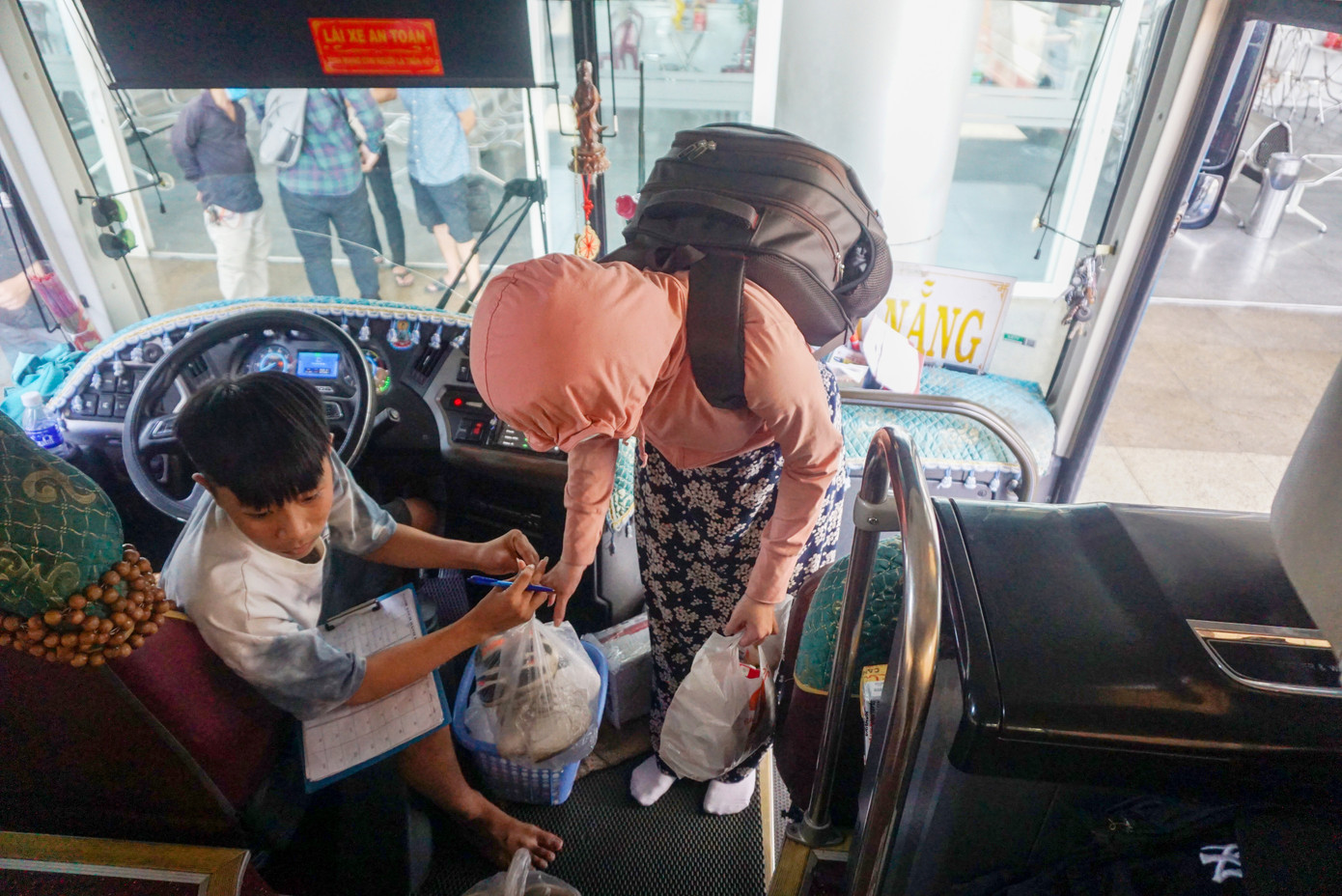 Sân bay, bến xe Đà Nẵng đã dần nhộn nhịp trở lại ảnh 8