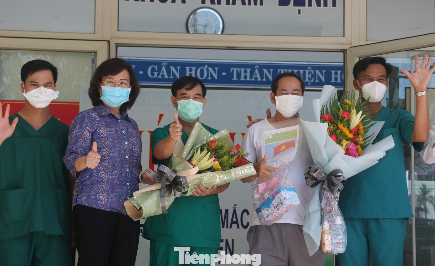 Sau 19 lần xét nghiệm, bệnh nhân cuối cùng tại tâm dịch Đà Nẵng chiến thắng COVID-19 ảnh 4