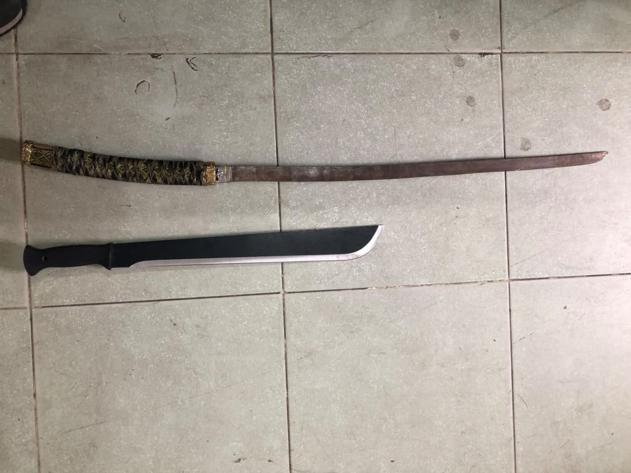 Ba thanh niên vây chém người trong quán nhậu vì bị 'nhìn đểu' ảnh 2