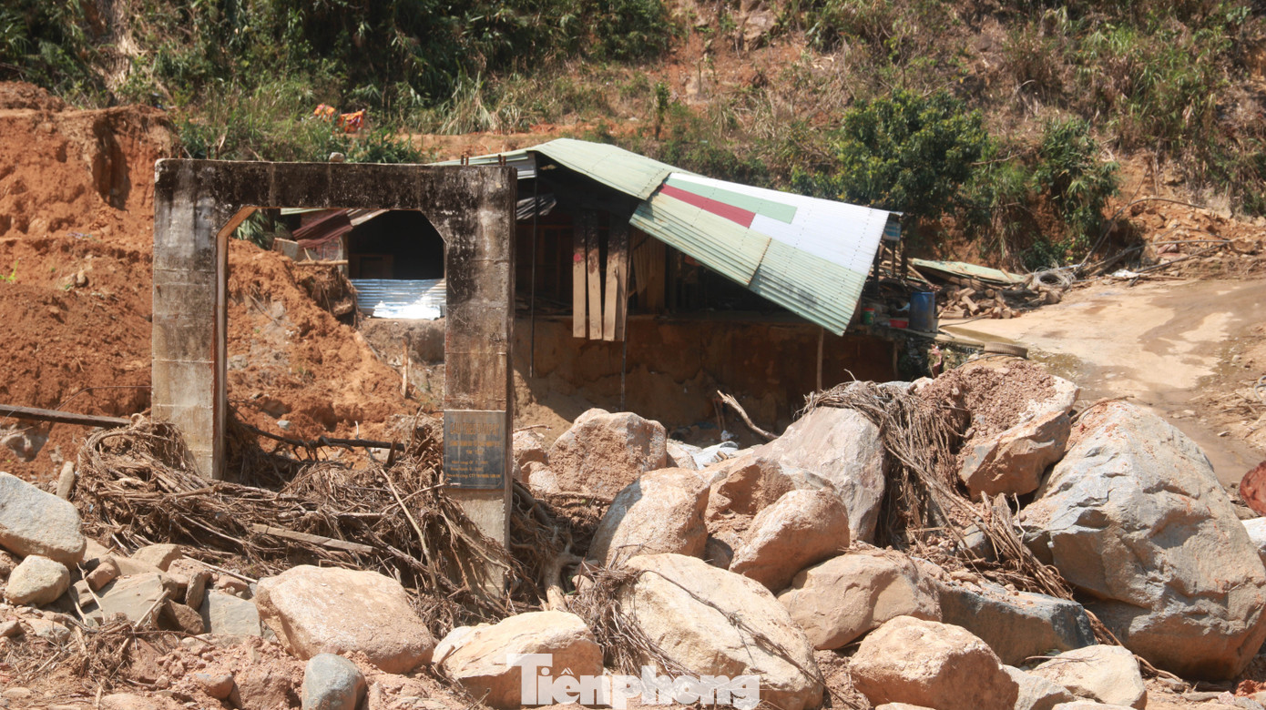 4 người còn mất tích, vùng núi lở Phước Sơn vẫn chồng chất khó khăn ảnh 8