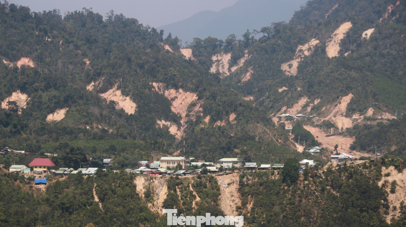 4 người còn mất tích, vùng núi lở Phước Sơn vẫn chồng chất khó khăn ảnh 15