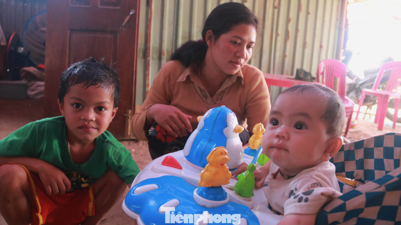 4 người còn mất tích, vùng núi lở Phước Sơn vẫn chồng chất khó khăn ảnh 20