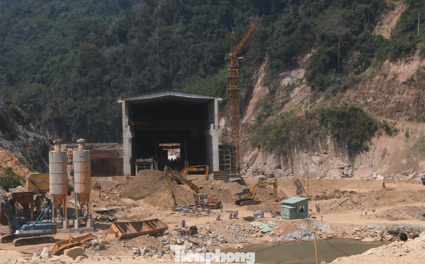 4 người còn mất tích, vùng núi lở Phước Sơn vẫn chồng chất khó khăn ảnh 4