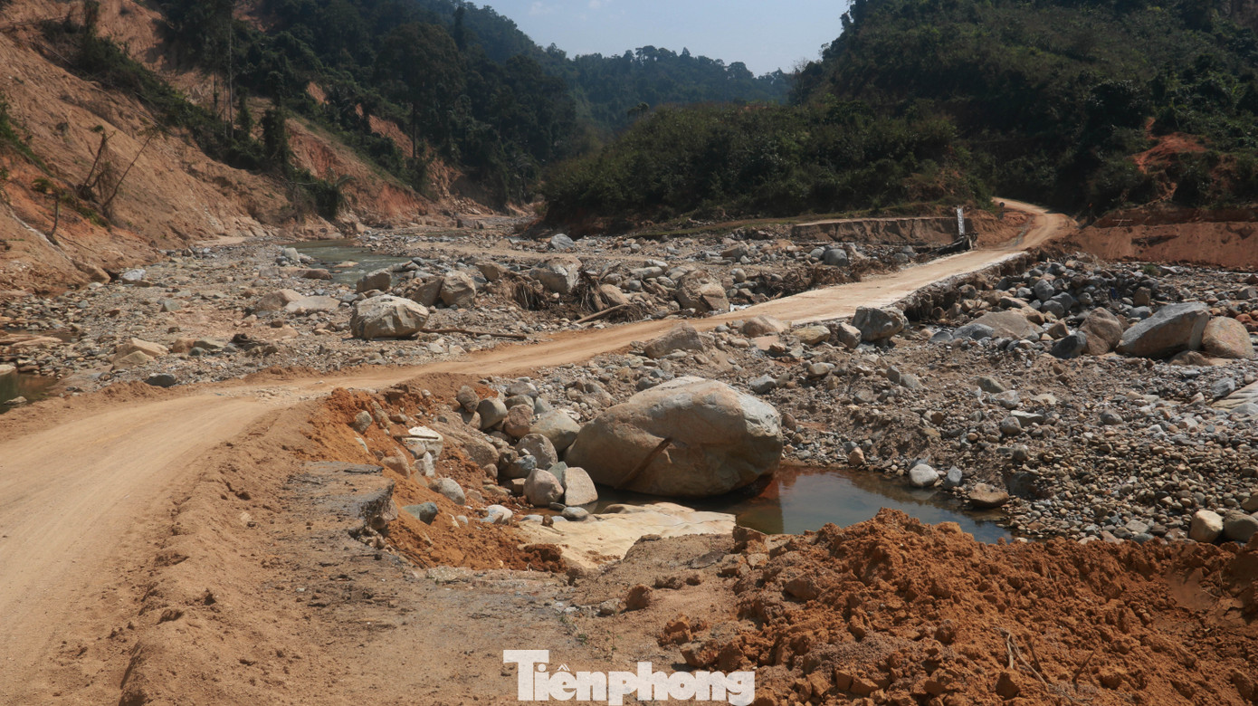 4 người còn mất tích, vùng núi lở Phước Sơn vẫn chồng chất khó khăn ảnh 6