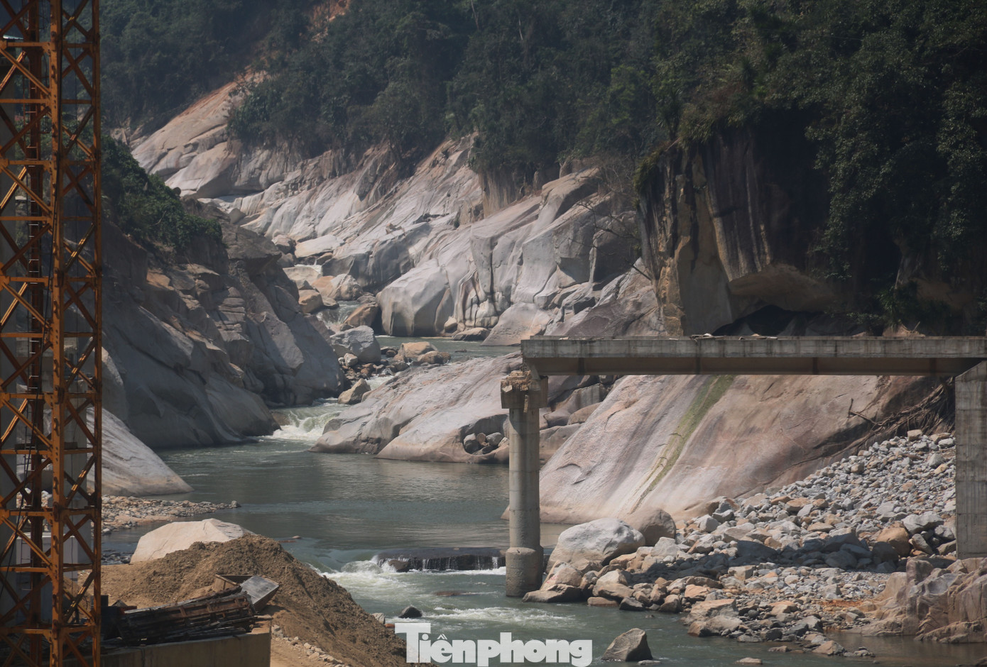 4 người còn mất tích, vùng núi lở Phước Sơn vẫn chồng chất khó khăn ảnh 5