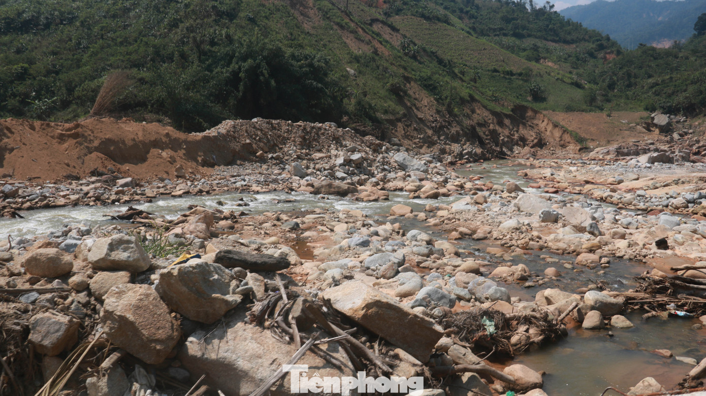 4 người còn mất tích, vùng núi lở Phước Sơn vẫn chồng chất khó khăn ảnh 7